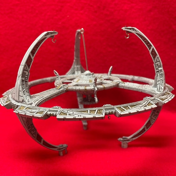 Star Trek Deep Space Nine Space Station Hallmark Ornament - Picture 7 of 15